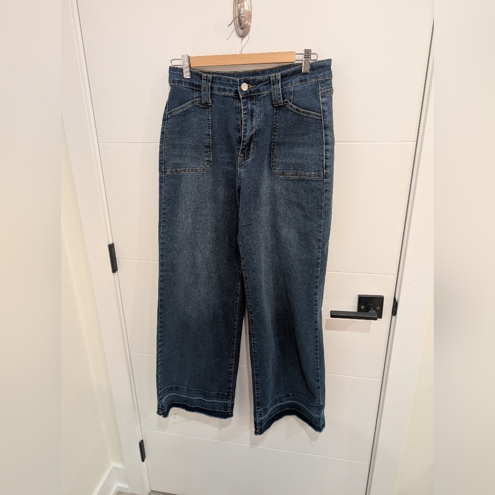 Wide-Leg Jeans Square Front Pockets Unfinished Hem Size L